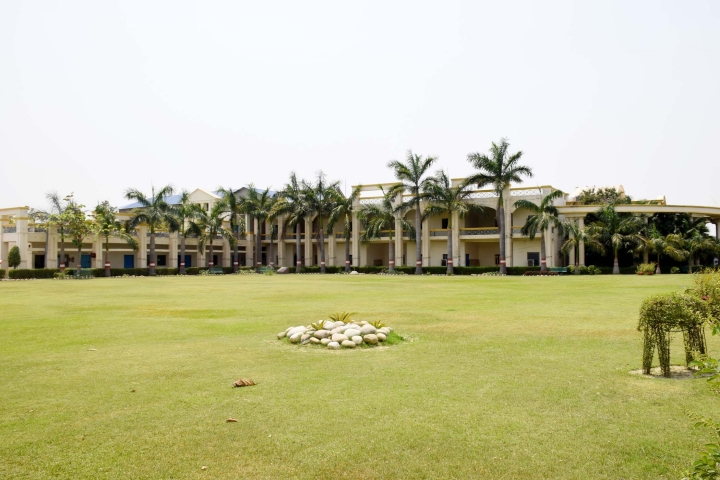 https://cache.careers360.mobi/media/colleges/social-media/media-gallery/22896/2021/3/3/Campus View of Jhunjhunwala PG College Faizabad_Campus-View_1.jpg